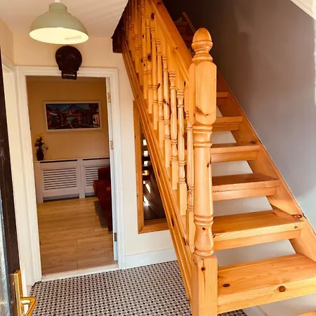 Town 3 Bedroom House With Parking
